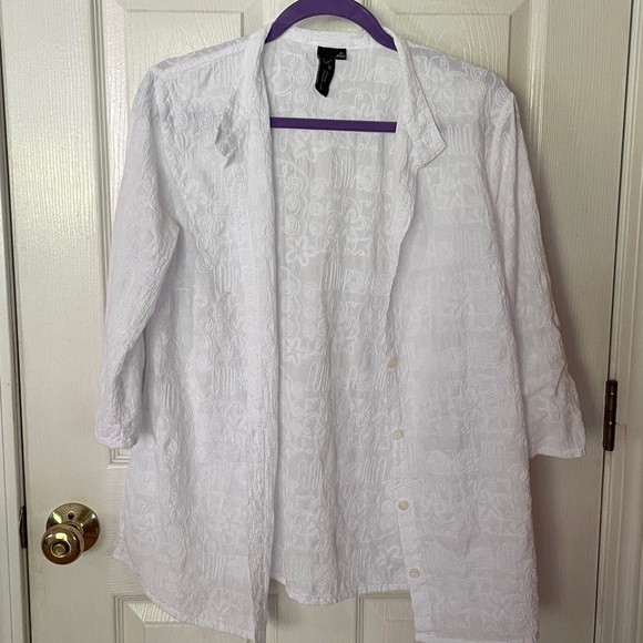 Focus Casual Life Tops - Focus Casual Life boho chic gorgeous lighten up, stunning, embroidered details.